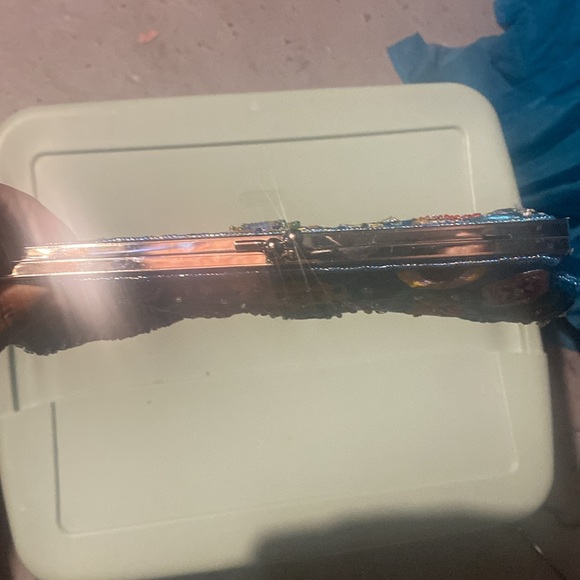 Clutch with chain - Picture 3 of 5